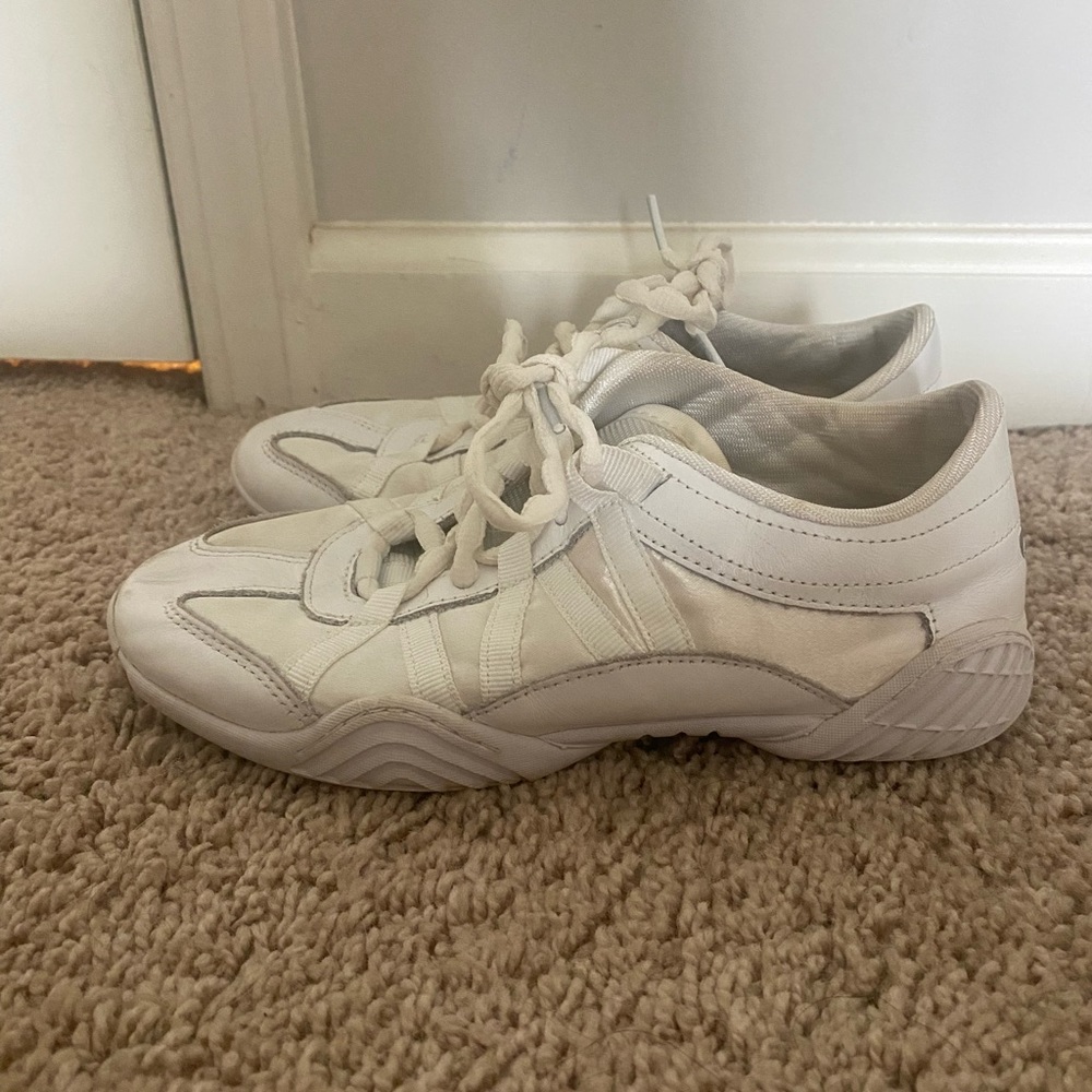 infinity flight cheer shoes